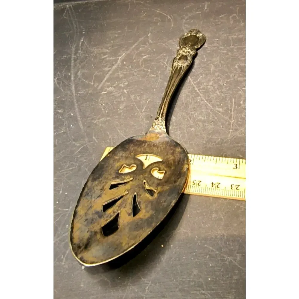1860.  Vintage Rogers Bros Silver Plated Cake Pie Server Heritage Pattern